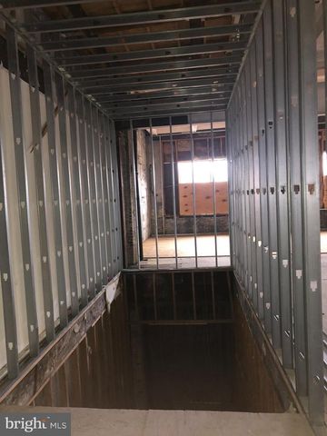 860-62 N 40TH ST, Philadelphia, PA 19104