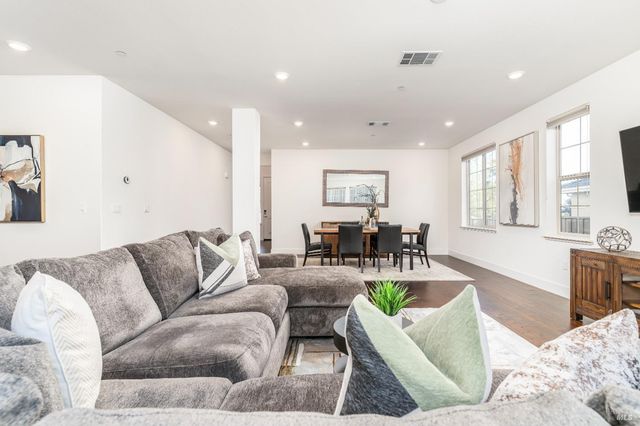 1554 Flagship Dr, Vallejo, CA 94592