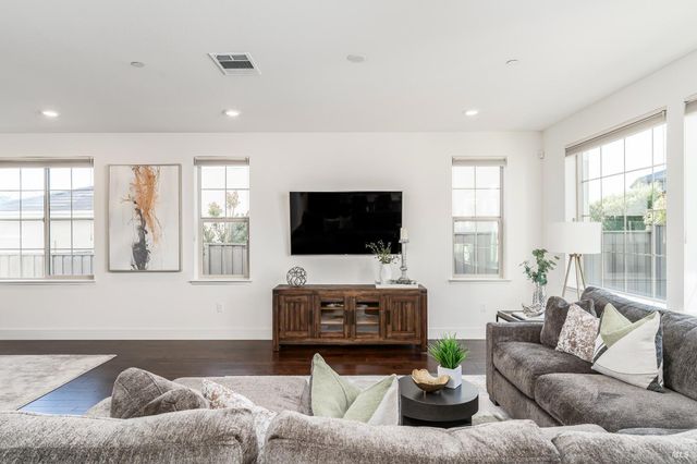 1554 Flagship Dr, Vallejo, CA 94592