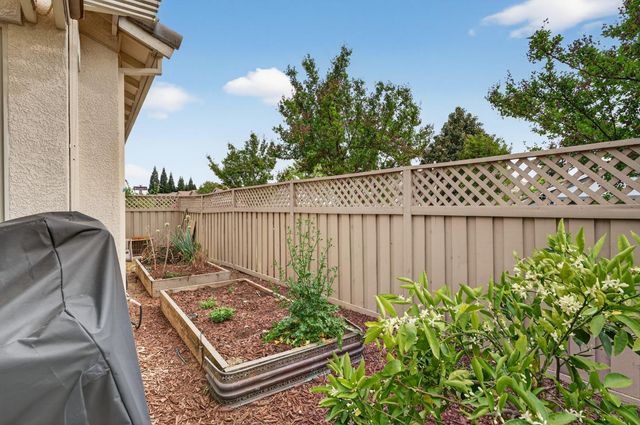 1250 Hillhaven Ln, Lincoln, CA 95648