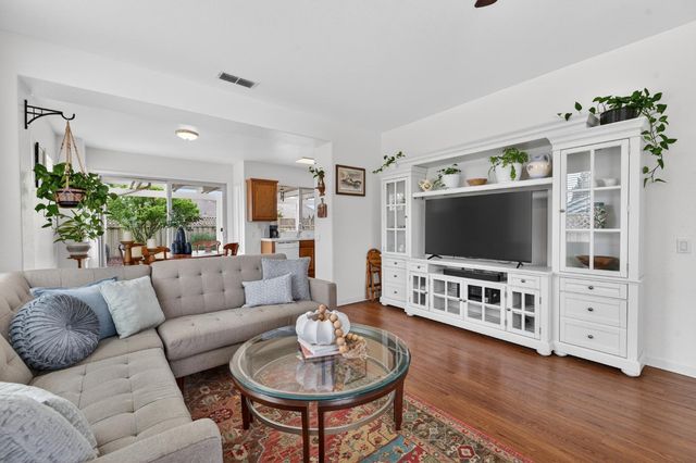 1250 Hillhaven Ln, Lincoln, CA 95648