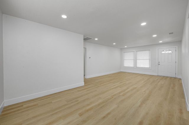 2033 Superior St, Stockton, CA 95206