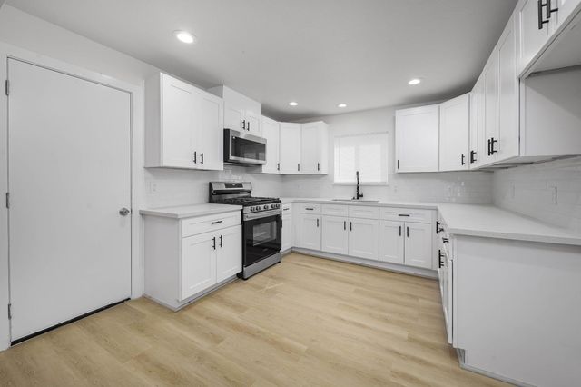 2033 Superior St, Stockton, CA 95206