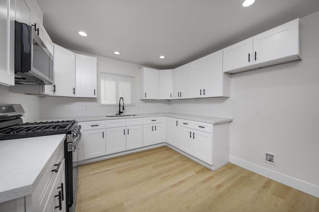 2033 Superior St, Stockton, CA 95206