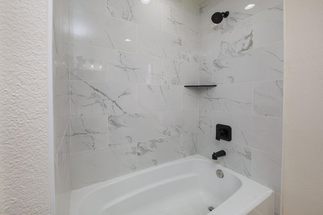 2033 Superior St, Stockton, CA 95206