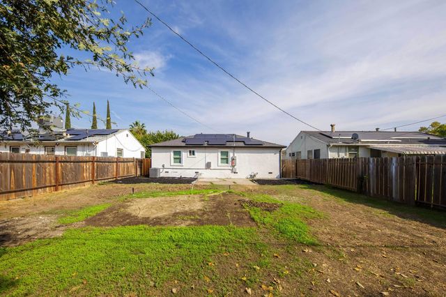 2033 Superior St, Stockton, CA 95206