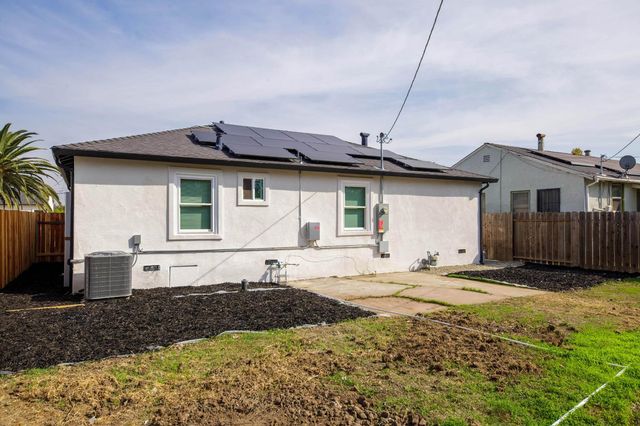 2033 Superior St, Stockton, CA 95206