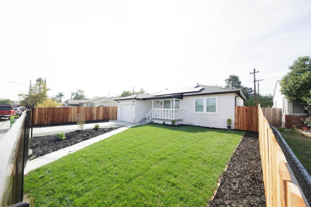 2033 Superior St, Stockton, CA 95206