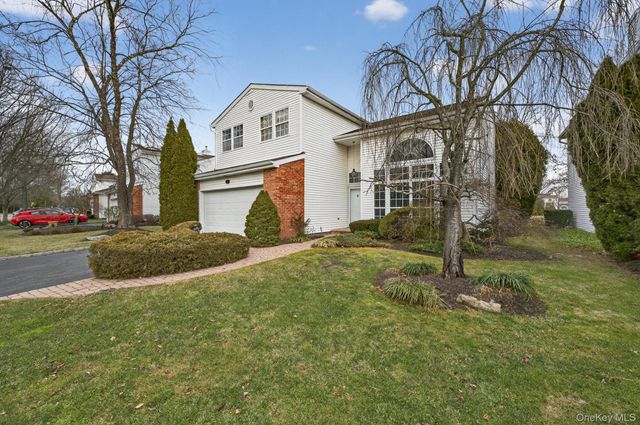 27 Hamlet Drive, Commack, NY 11725