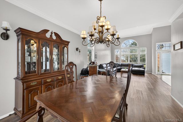 27 Hamlet Drive, Commack, NY 11725