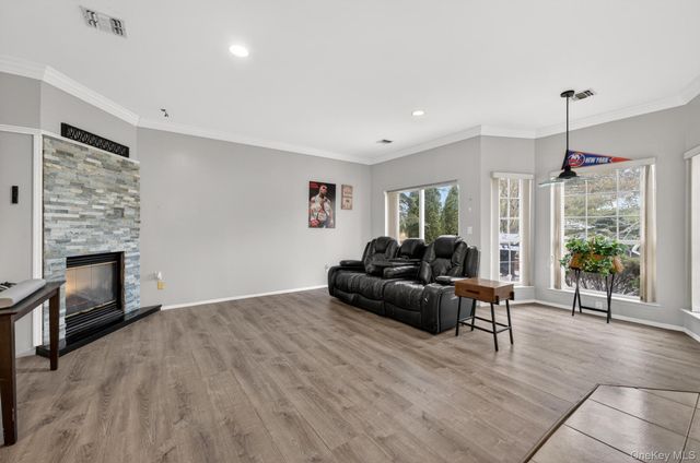 27 Hamlet Drive, Commack, NY 11725