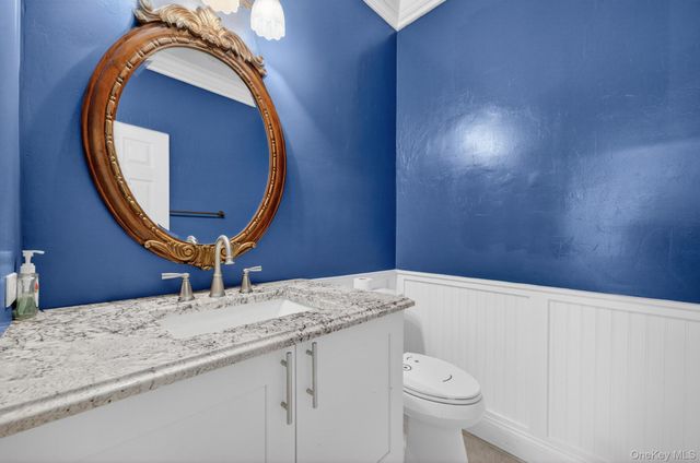 27 Hamlet Drive, Commack, NY 11725