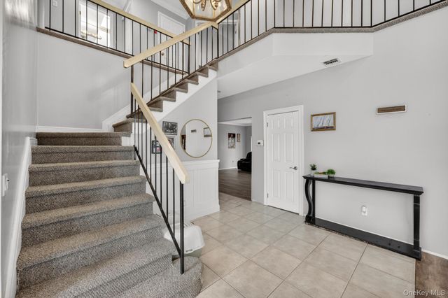 27 Hamlet Drive, Commack, NY 11725