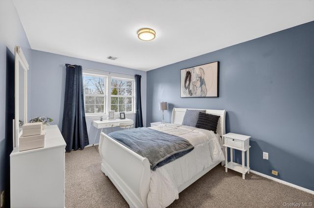 27 Hamlet Drive, Commack, NY 11725