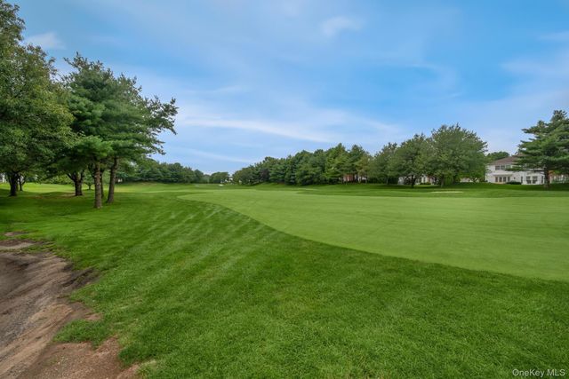 27 Hamlet Drive, Commack, NY 11725