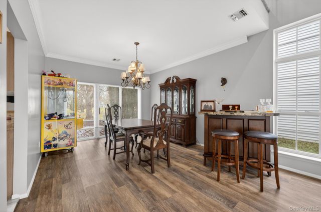 27 Hamlet Drive, Commack, NY 11725