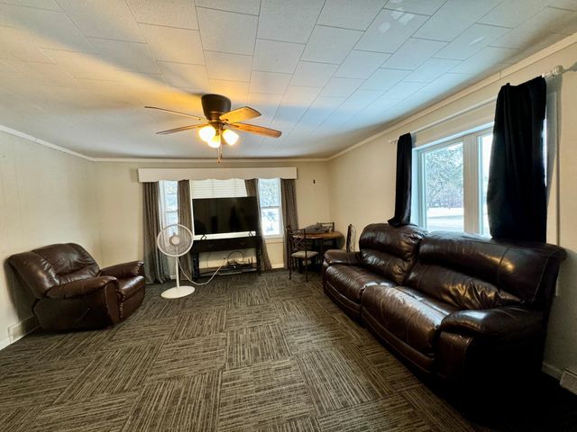 810 2nd Street NE, Roseau, MN 56751