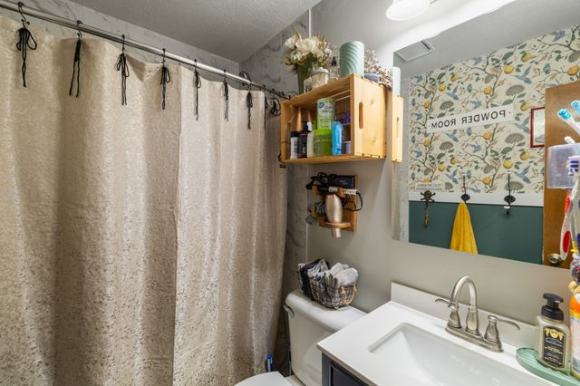 2503 E 24th Street, Des Moines, IA 50317