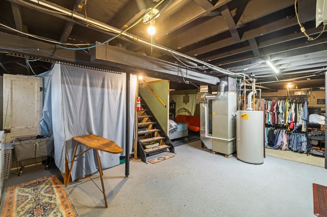 2503 E 24th Street, Des Moines, IA 50317