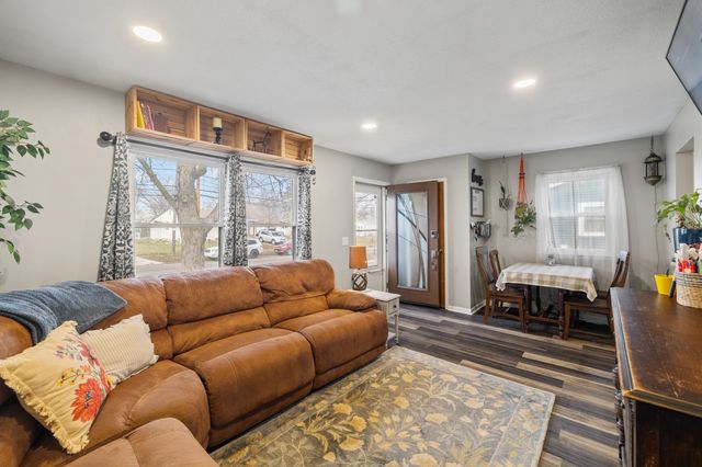 2503 E 24th Street, Des Moines, IA 50317