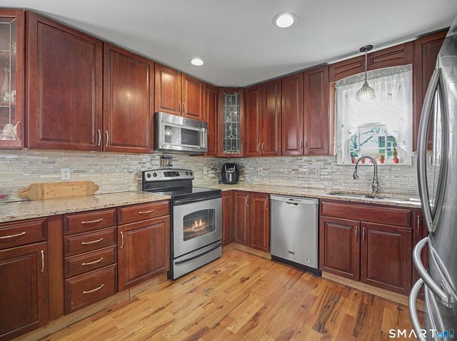 6 Windy Hill Road, Milford, CT 06460