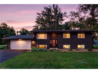 1010 Ferndale Street, Maplewood, MN 55119