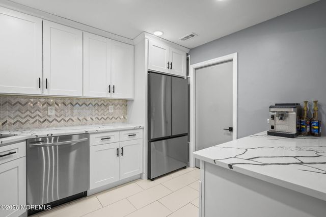 701 Zlotkin Circle 2, Freehold, NJ 07728