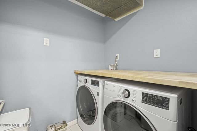 701 Zlotkin Circle 2, Freehold, NJ 07728