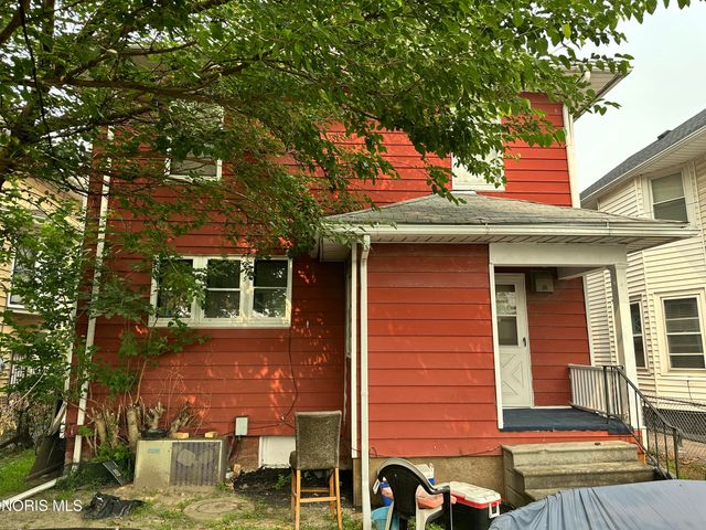 2208 Rosewood Avenue, Toledo, OH 43606