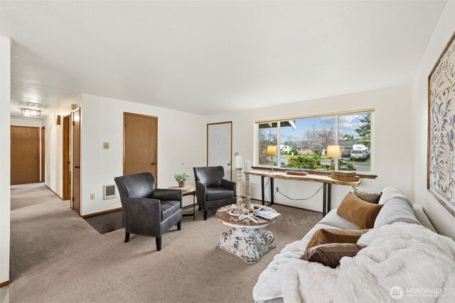 425 Rosewood Drive, Buckley, WA 98321