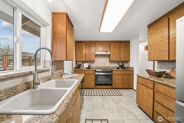 425 Rosewood Drive, Buckley, WA 98321