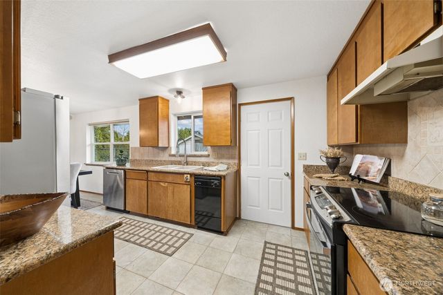 425 Rosewood Drive, Buckley, WA 98321