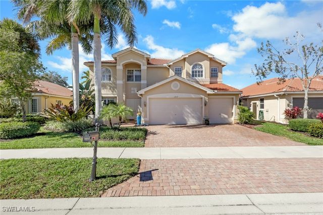1859 Ivory Cane PT, Naples, FL 34119