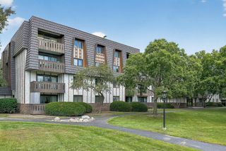 13200 W Heiden Circle 2411, Lake Bluff, IL 60044