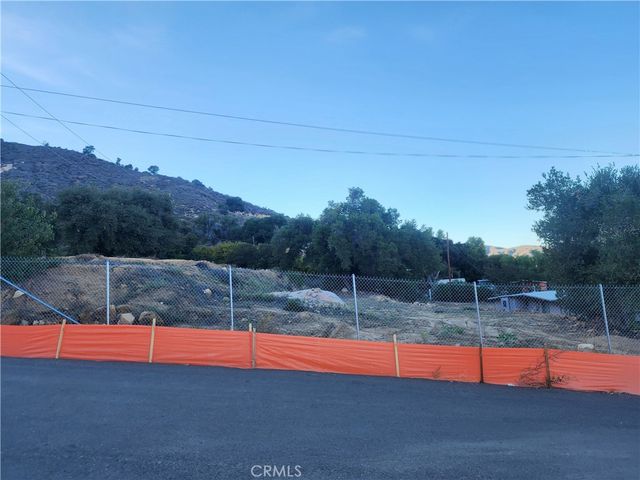 11 Bowmore Way, Lake Elsinore, CA 92530