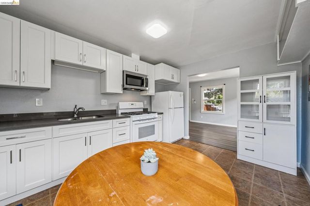 18 W Bissell Ave 204, Richmond, CA 94801