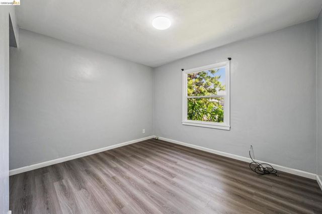18 W Bissell Ave 204, Richmond, CA 94801