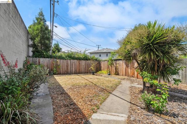 18 W Bissell Ave 204, Richmond, CA 94801