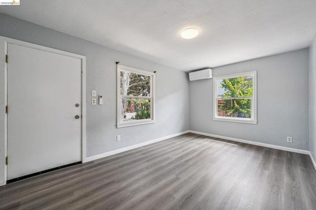 18 W Bissell Ave 204, Richmond, CA 94801