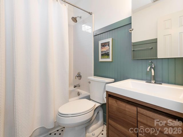 6211 Oxwynn Lane, Charlotte, NC 28270