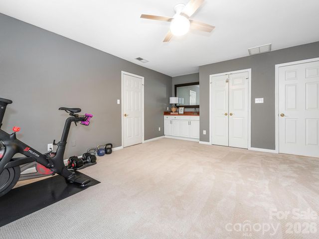 6211 Oxwynn Lane, Charlotte, NC 28270