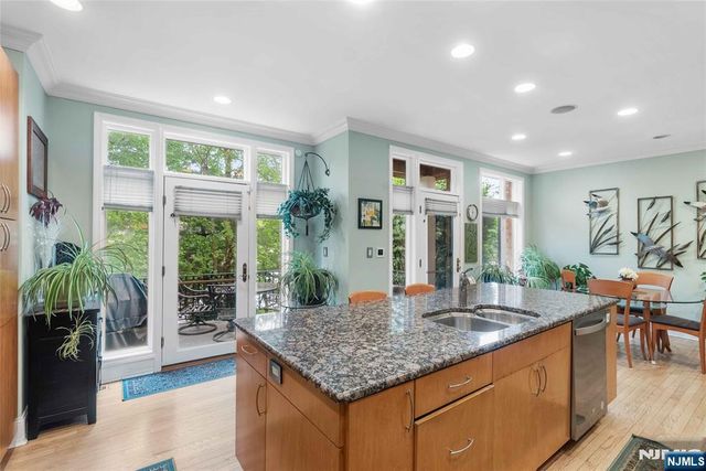 103 Hudson Cove, Edgewater, NJ 07020