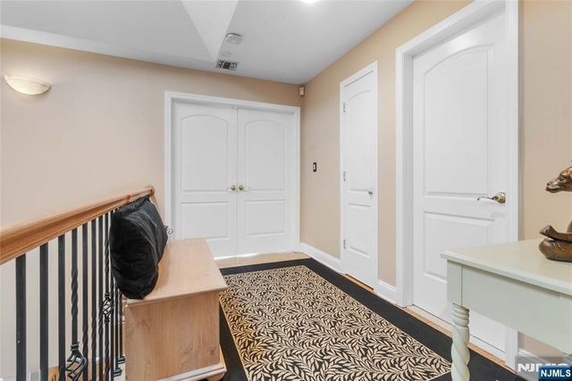 103 Hudson Cove, Edgewater, NJ 07020