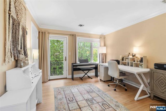 103 Hudson Cove, Edgewater, NJ 07020