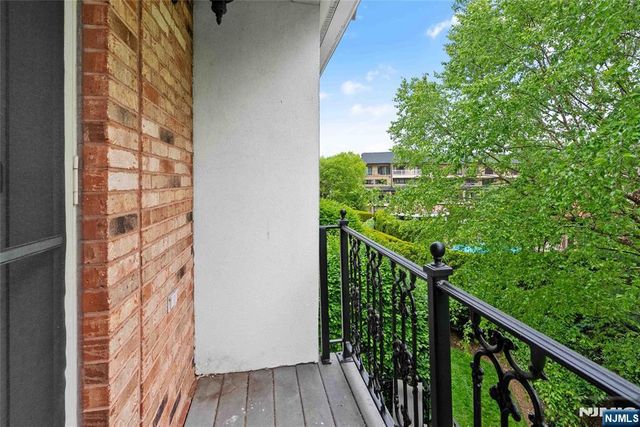 103 Hudson Cove, Edgewater, NJ 07020