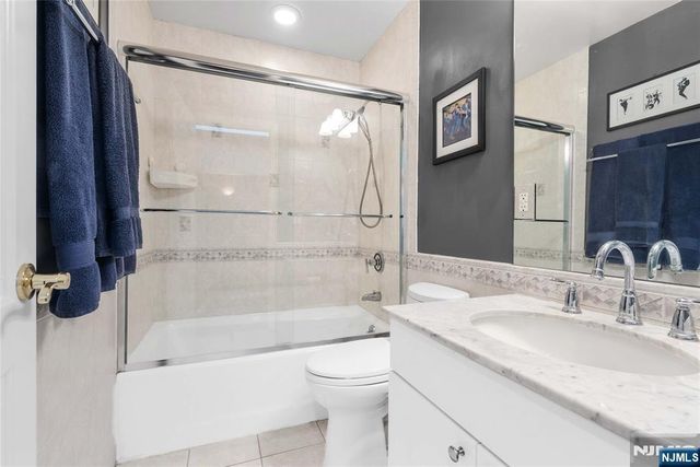 103 Hudson Cove, Edgewater, NJ 07020