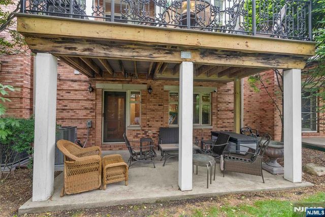 103 Hudson Cove, Edgewater, NJ 07020