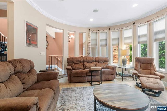 103 Hudson Cove, Edgewater, NJ 07020