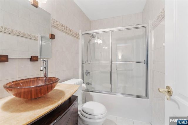 103 Hudson Cove, Edgewater, NJ 07020
