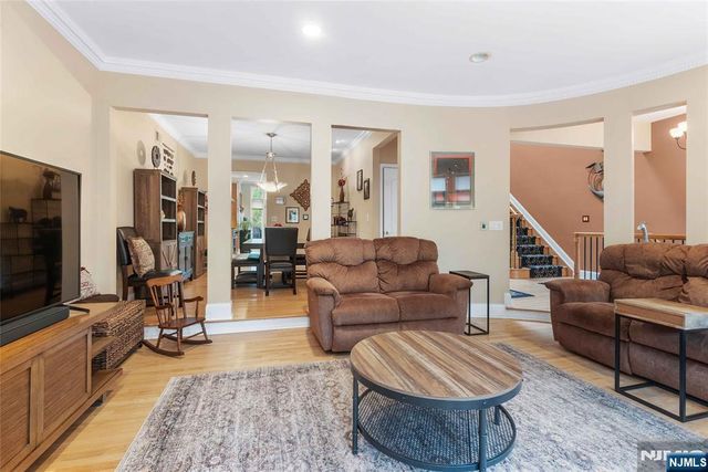 103 Hudson Cove, Edgewater, NJ 07020